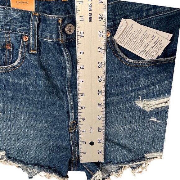 Levis 501 Shorts WMNS 30 Cut Off Denim Button Fly High Rise Distressed Raw Hem - Picture 4 of 9